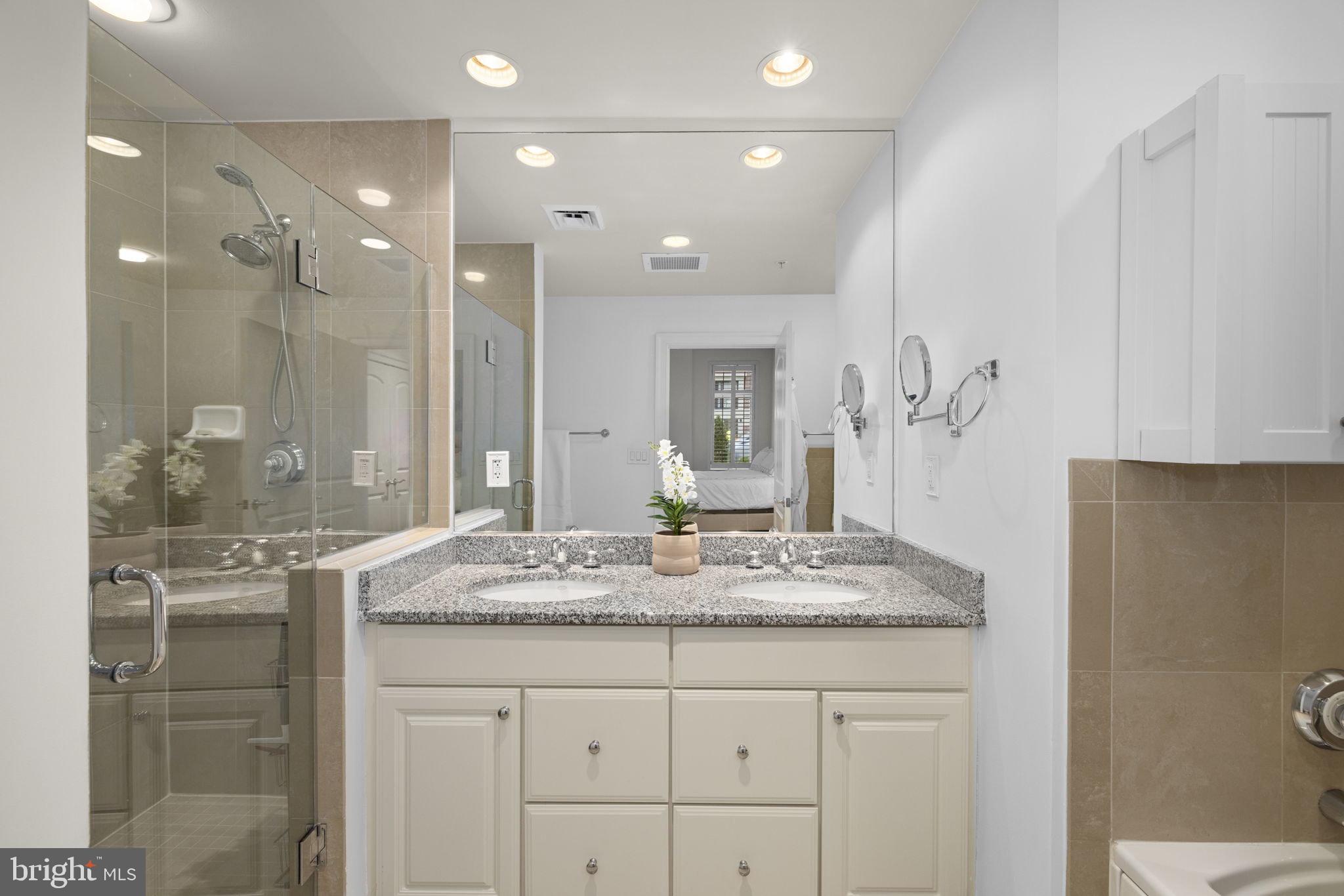 PALLADIUM AT MCLEAN - Residential