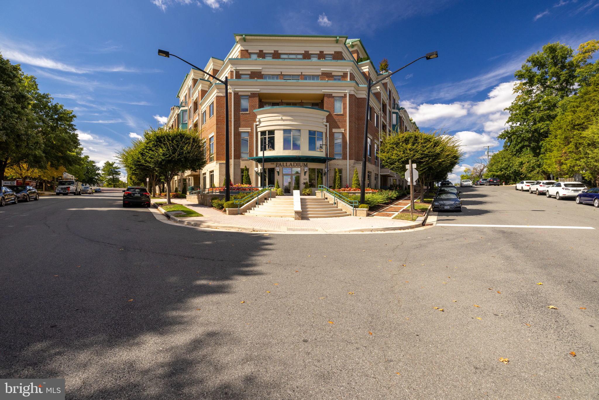 PALLADIUM AT MCLEAN - Residential