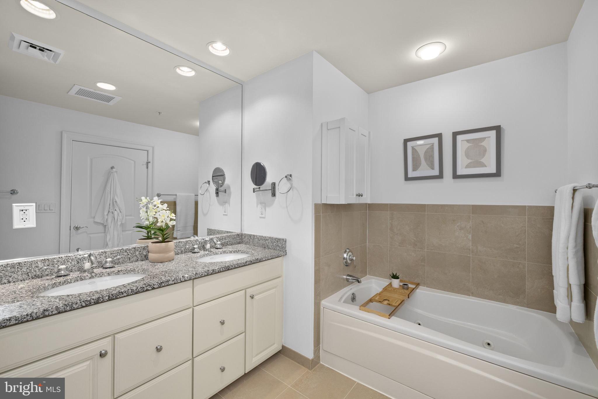 PALLADIUM AT MCLEAN - Residential