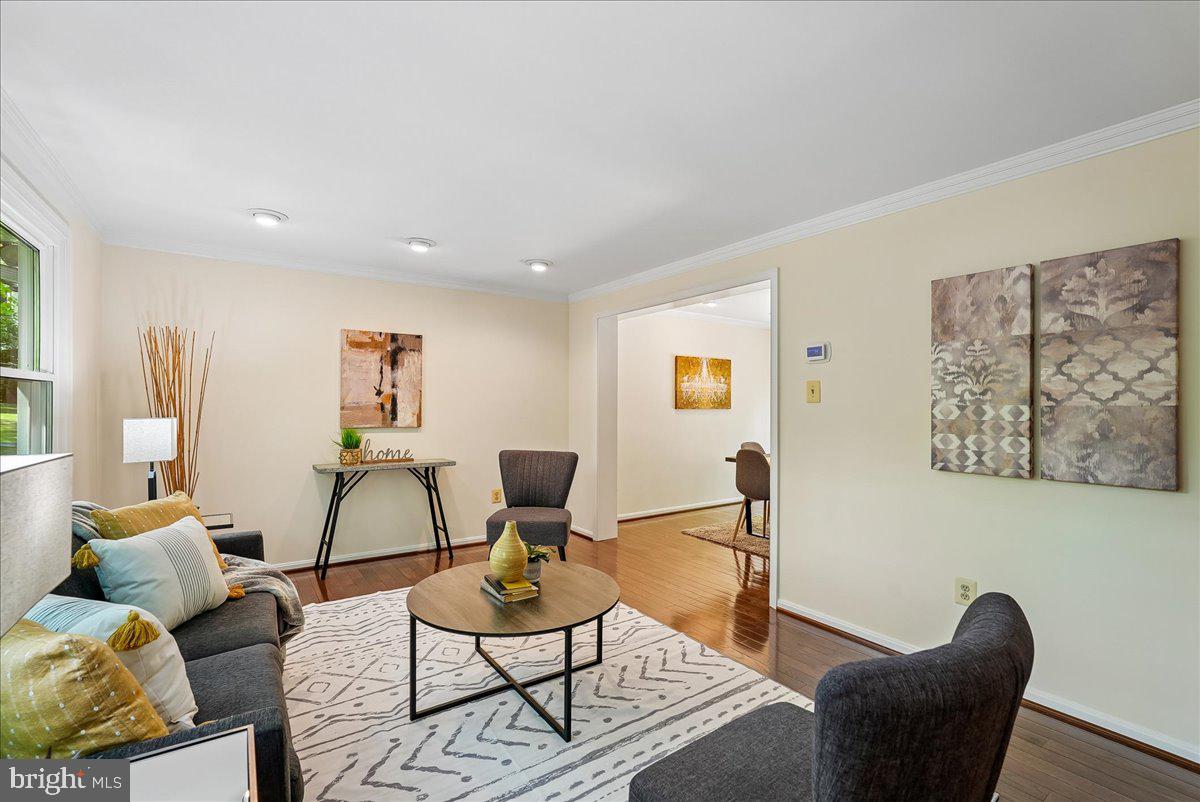 RESTON - Residential