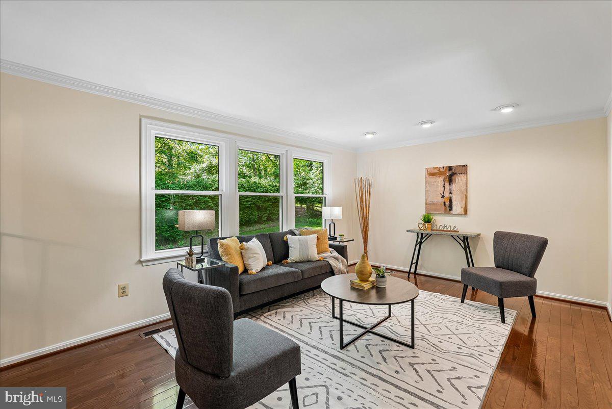 RESTON - Residential
