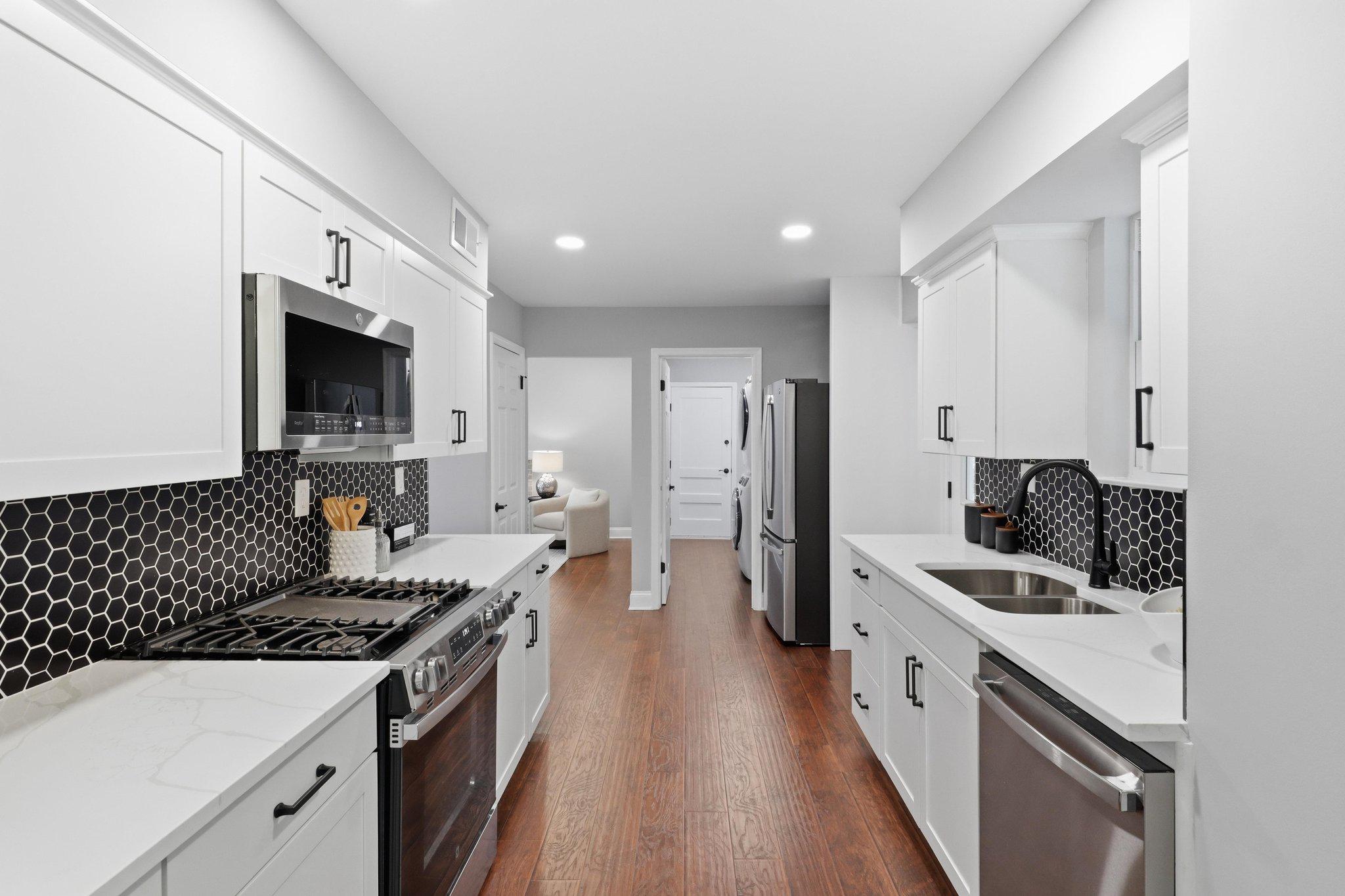 BURKE STATION SQUARE - Residential