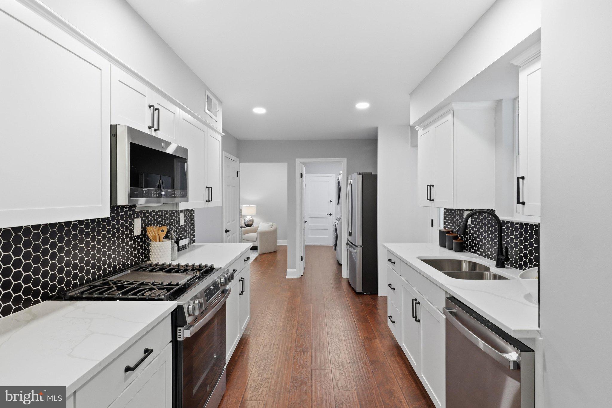 BURKE STATION SQUARE - Residential