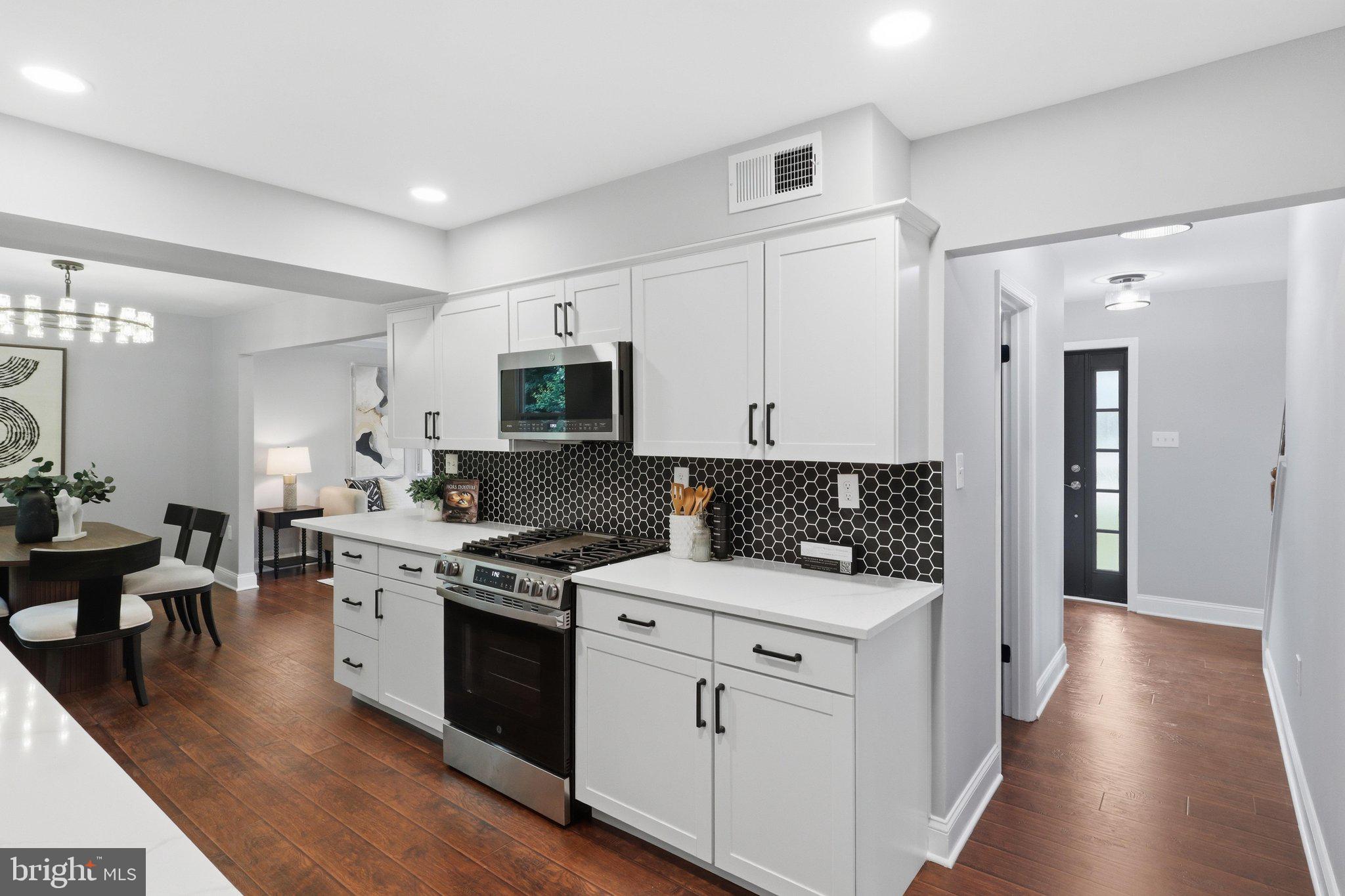 BURKE STATION SQUARE - Residential
