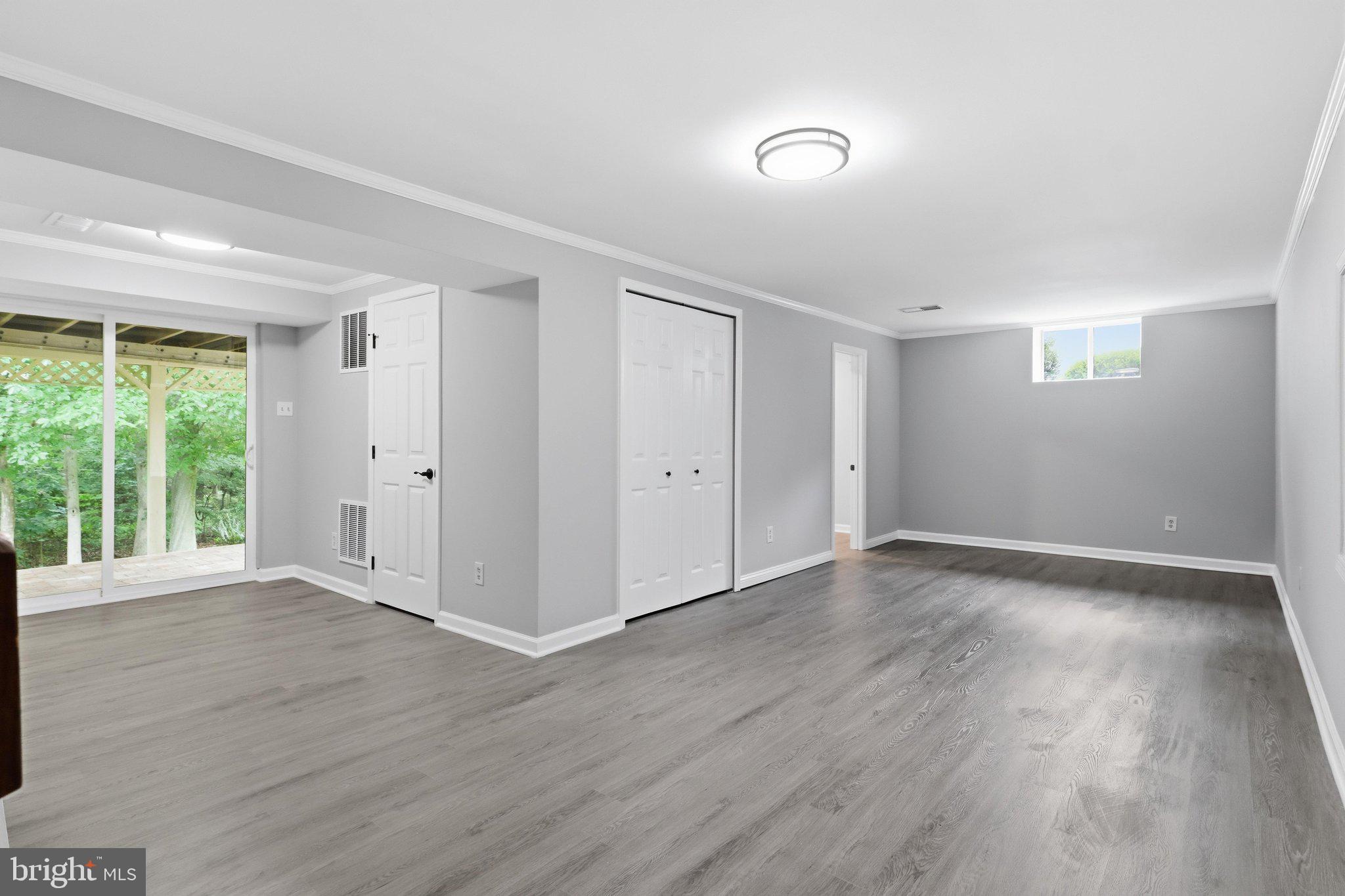 BURKE STATION SQUARE - Residential