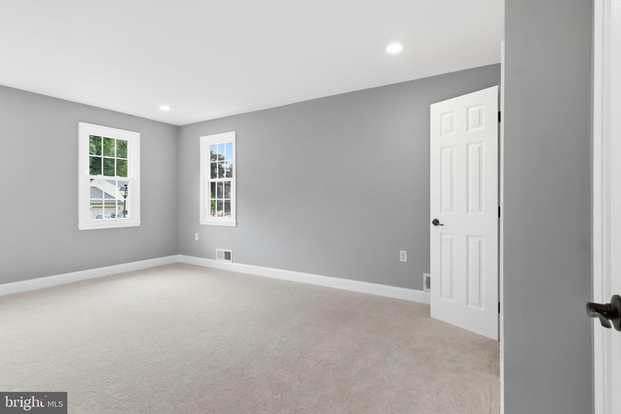 BURKE STATION SQUARE - Residential