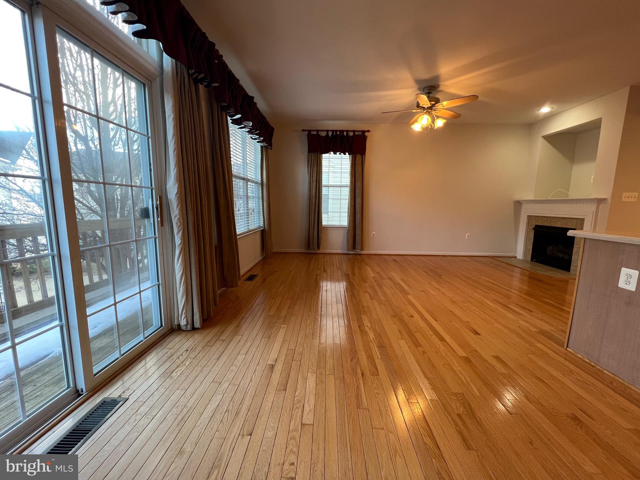 BELMONT TOWN CENTER - Residential Lease
