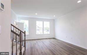 LOFTS AT CREEKSIDE - Residential Lease