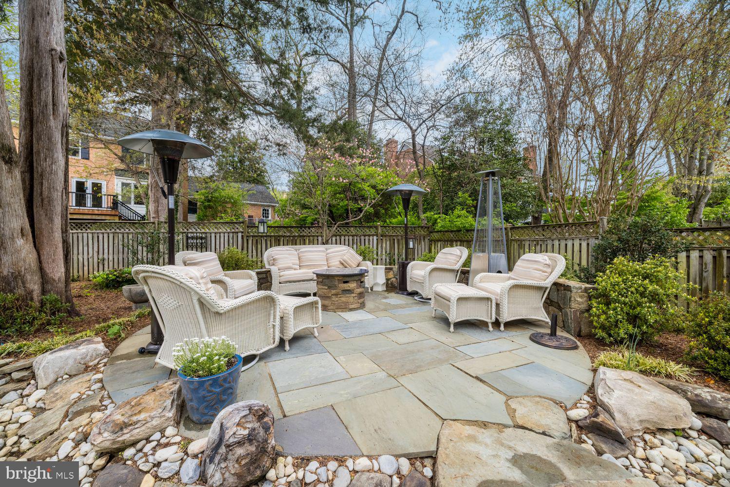 LYNWOOD - Residential