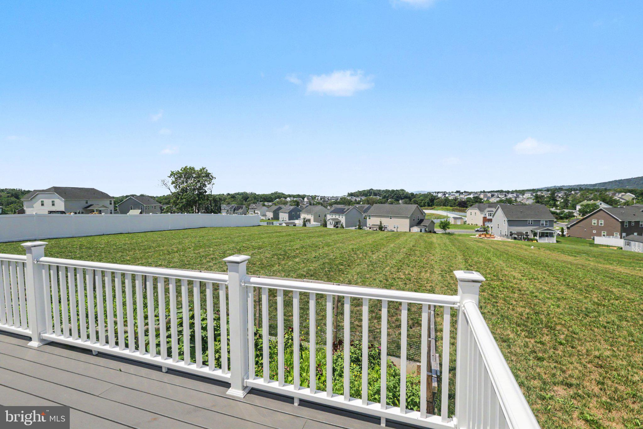 STRAY WINDS FARM - Residential