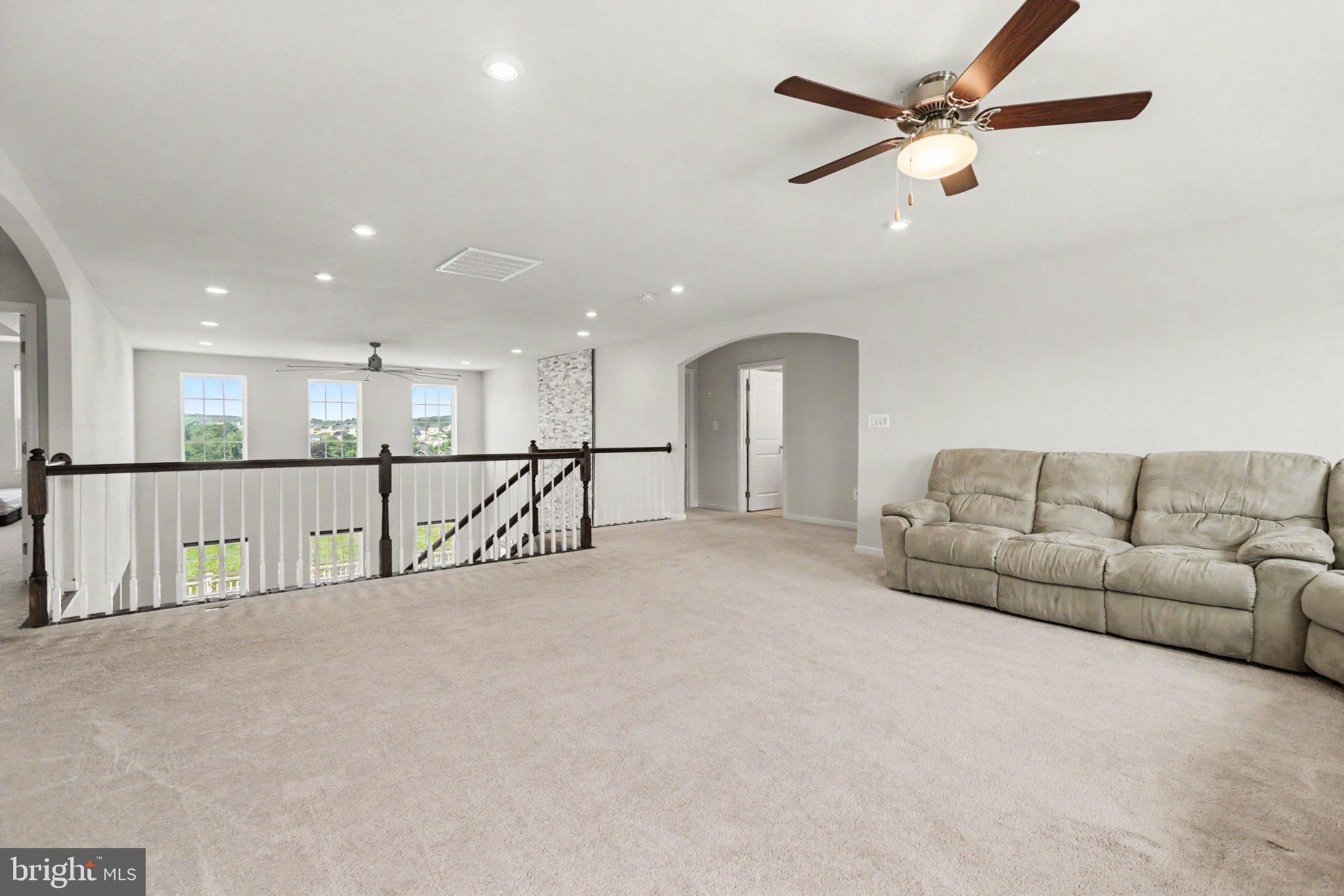 STRAY WINDS FARM - Residential