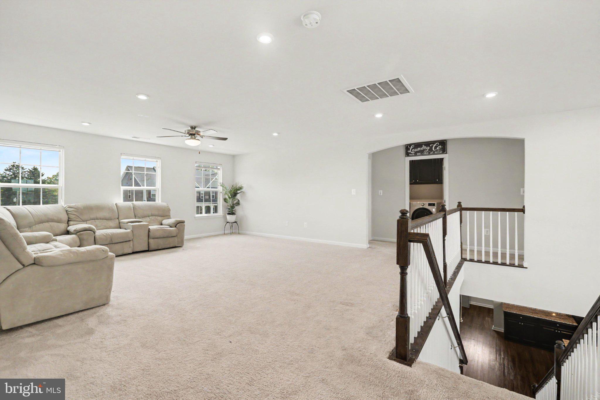 STRAY WINDS FARM - Residential