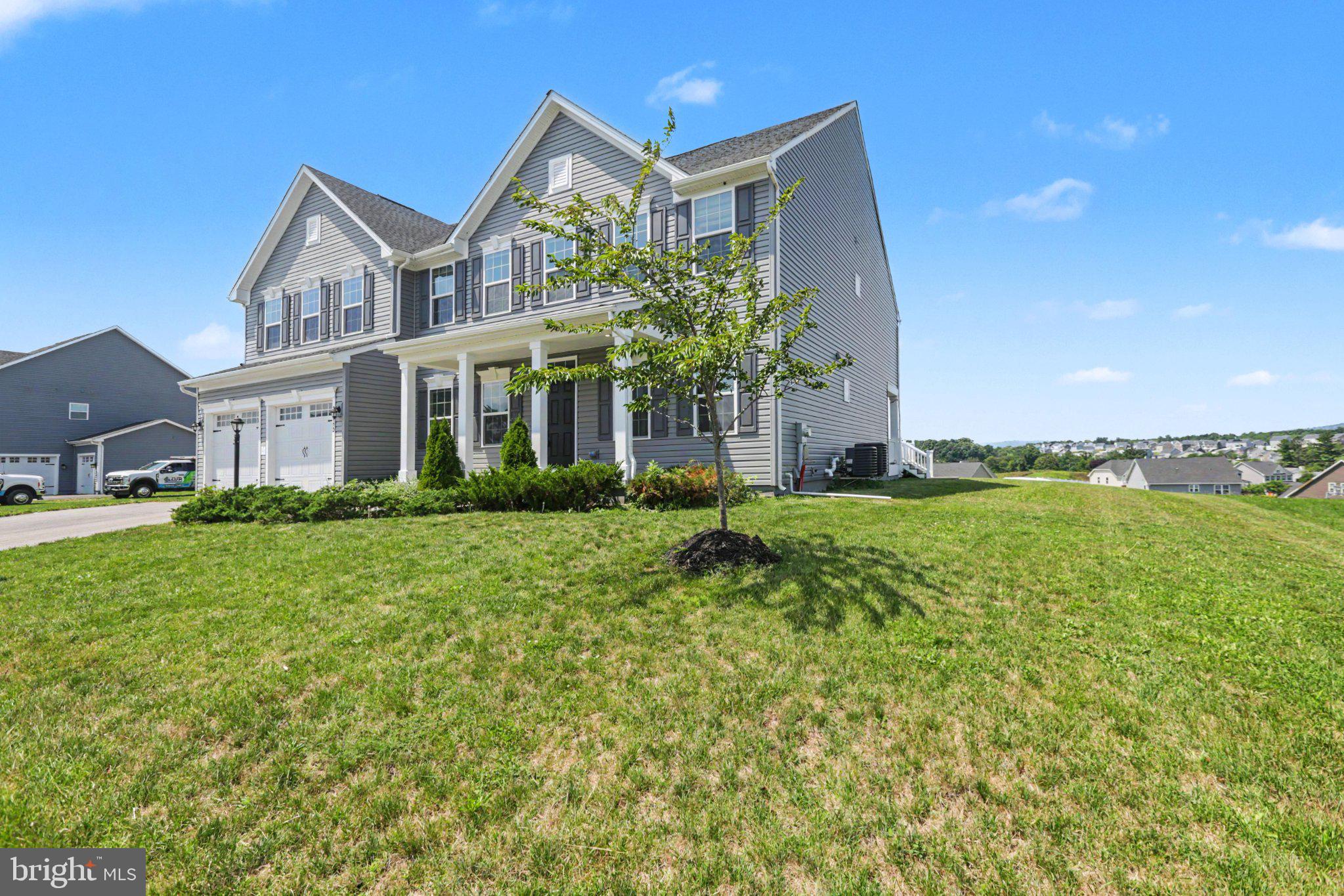 STRAY WINDS FARM - Residential