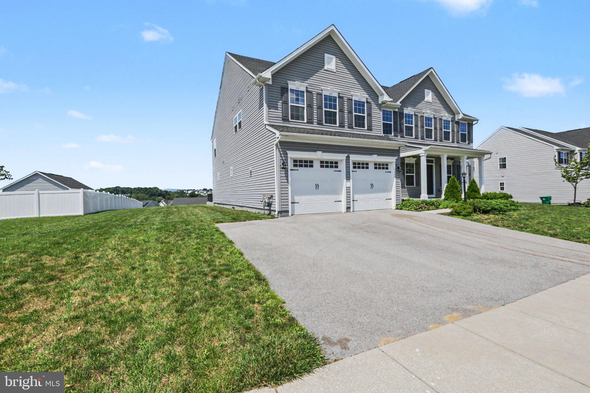 STRAY WINDS FARM - Residential