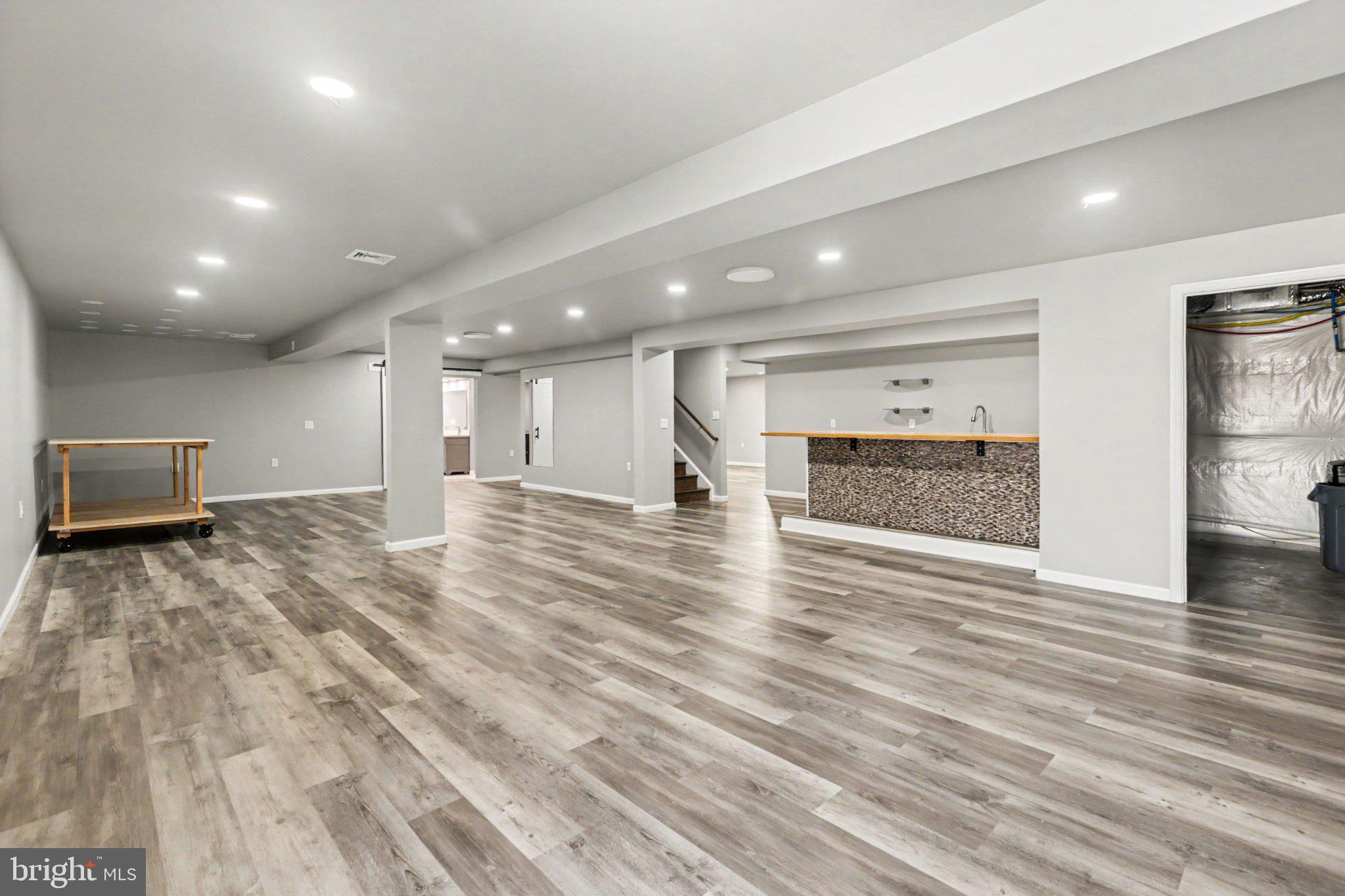 STRAY WINDS FARM - Residential