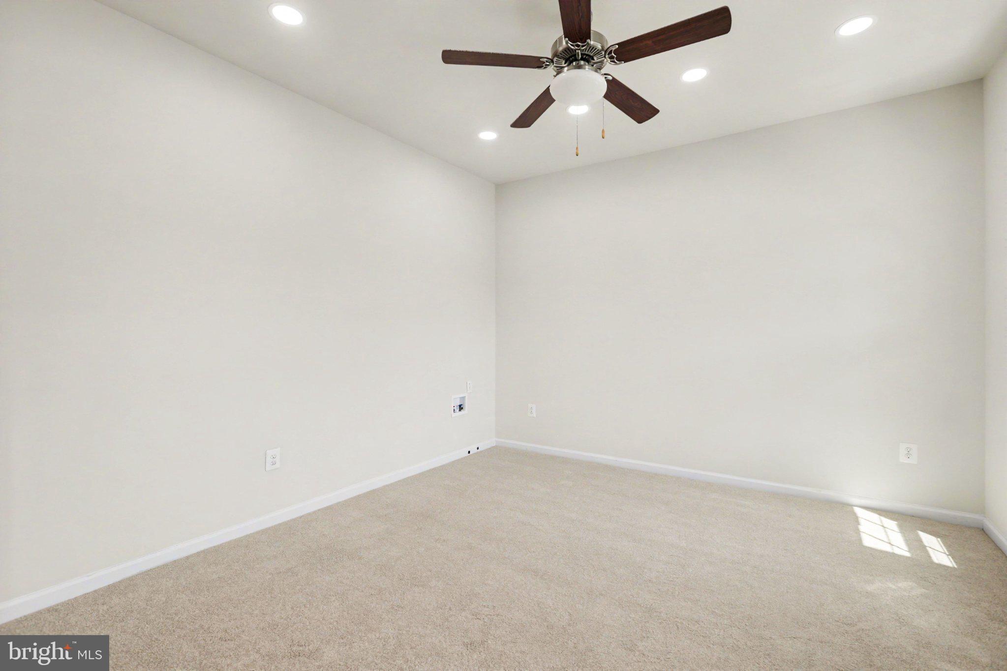 STRAY WINDS FARM - Residential