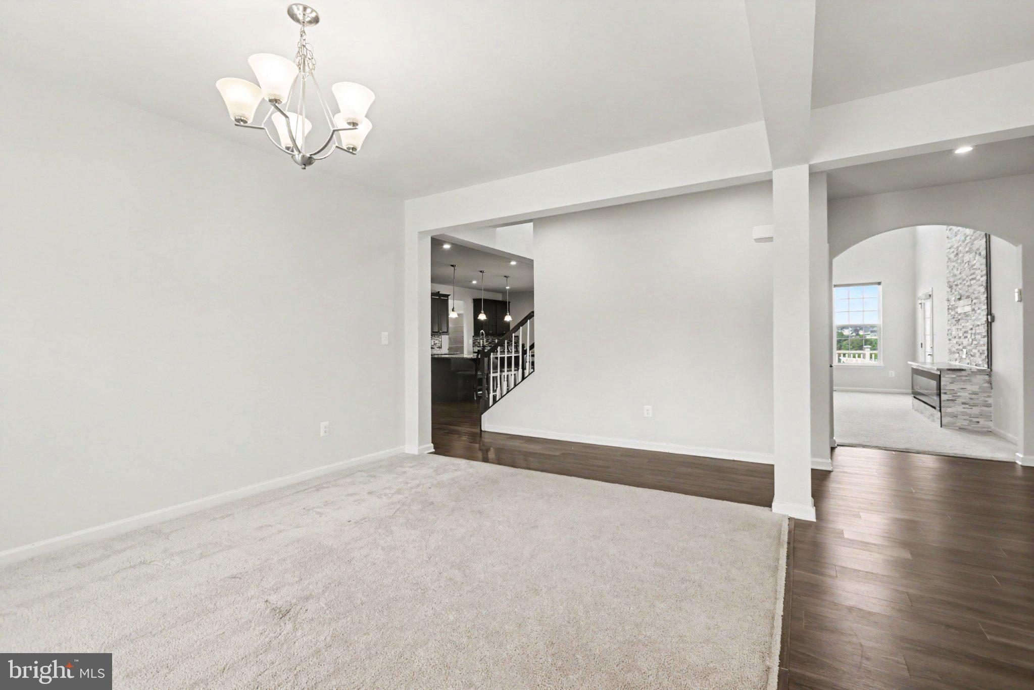 STRAY WINDS FARM - Residential