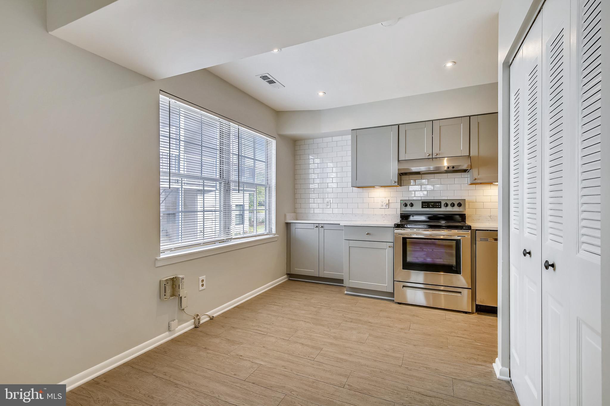 LYON VILLAGE - Residential Lease