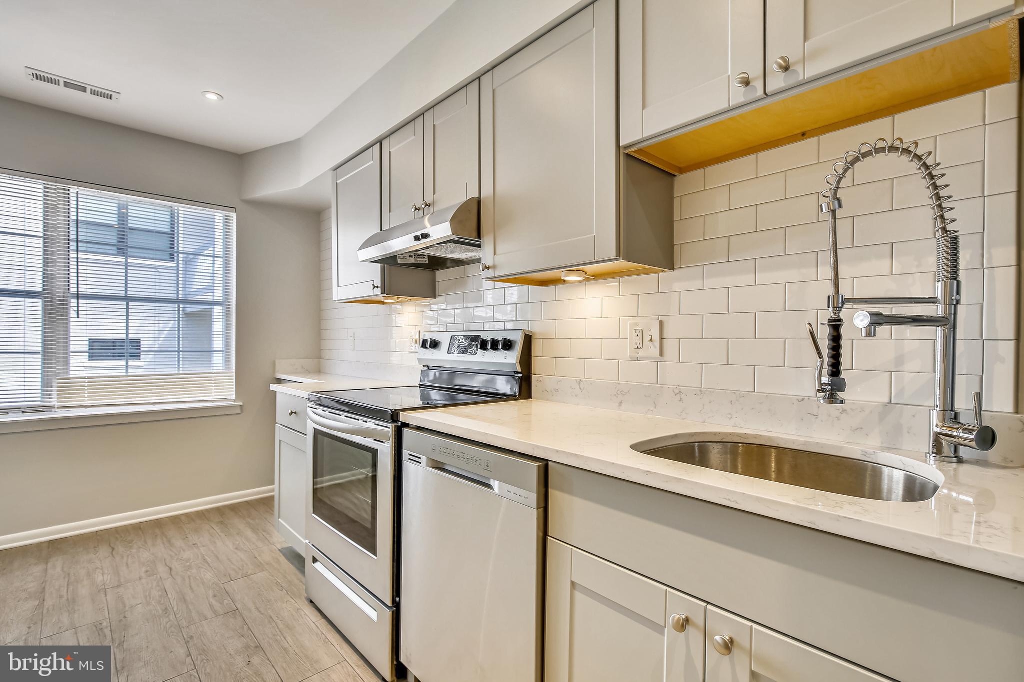 LYON VILLAGE - Residential Lease