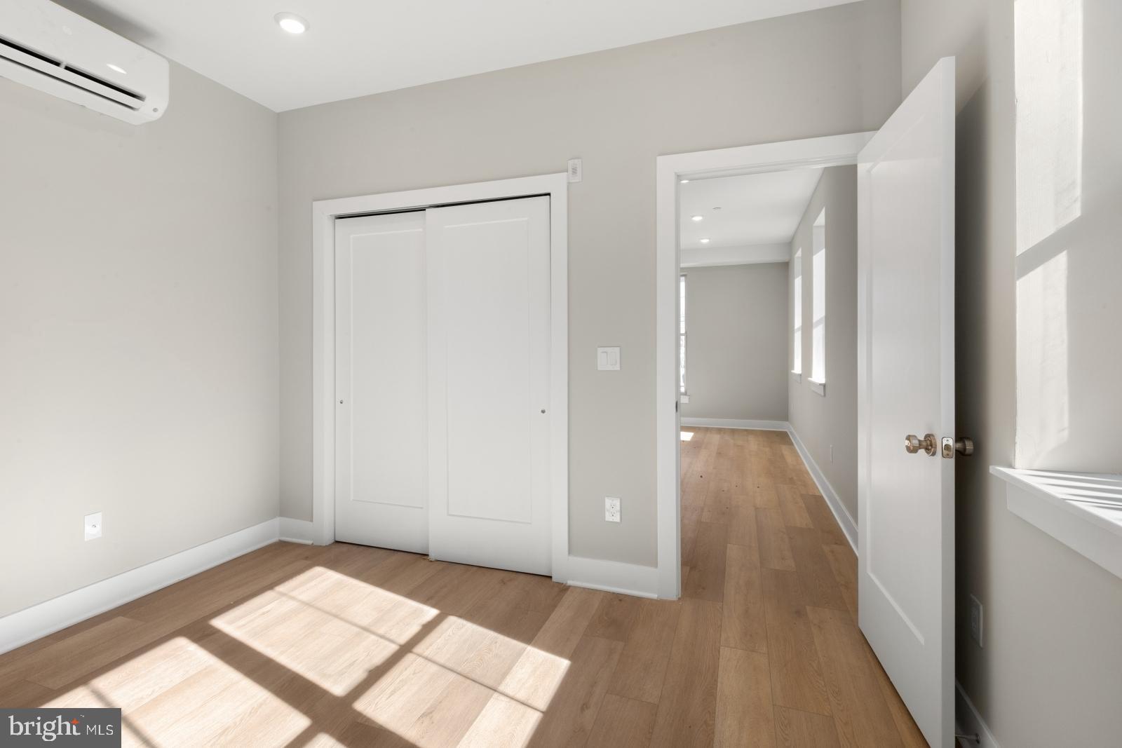 ROXBOROUGH - Residential Lease
