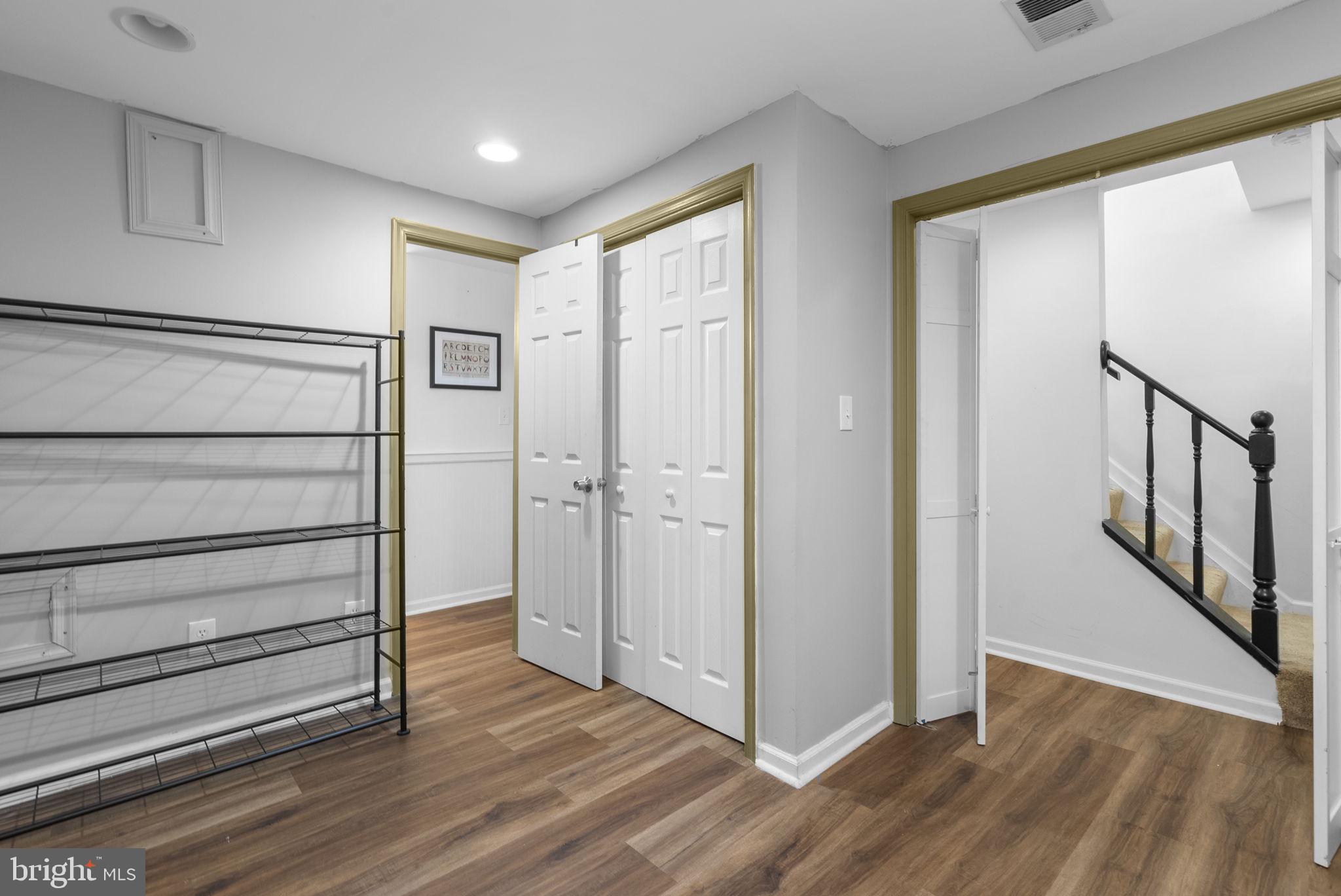 GUNNERS LAKE VILLAGE - Residential