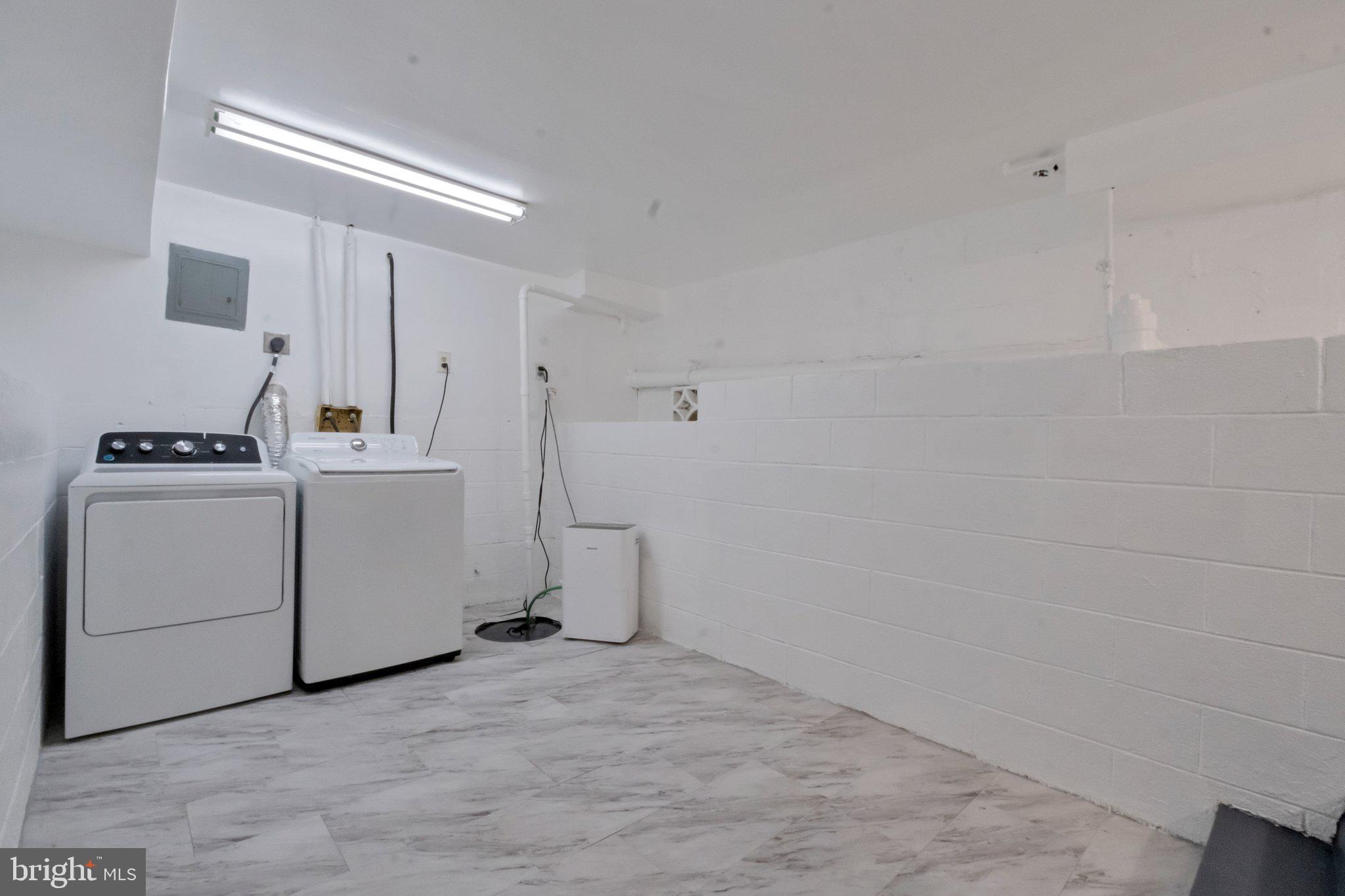 TWINBROOK - Residential Lease