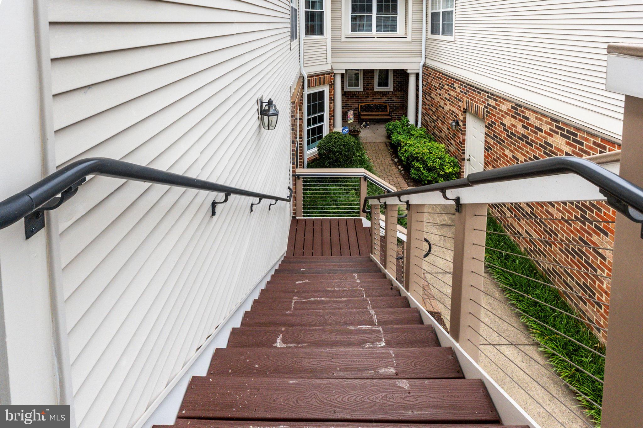 CHELSEA COURTS - Residential