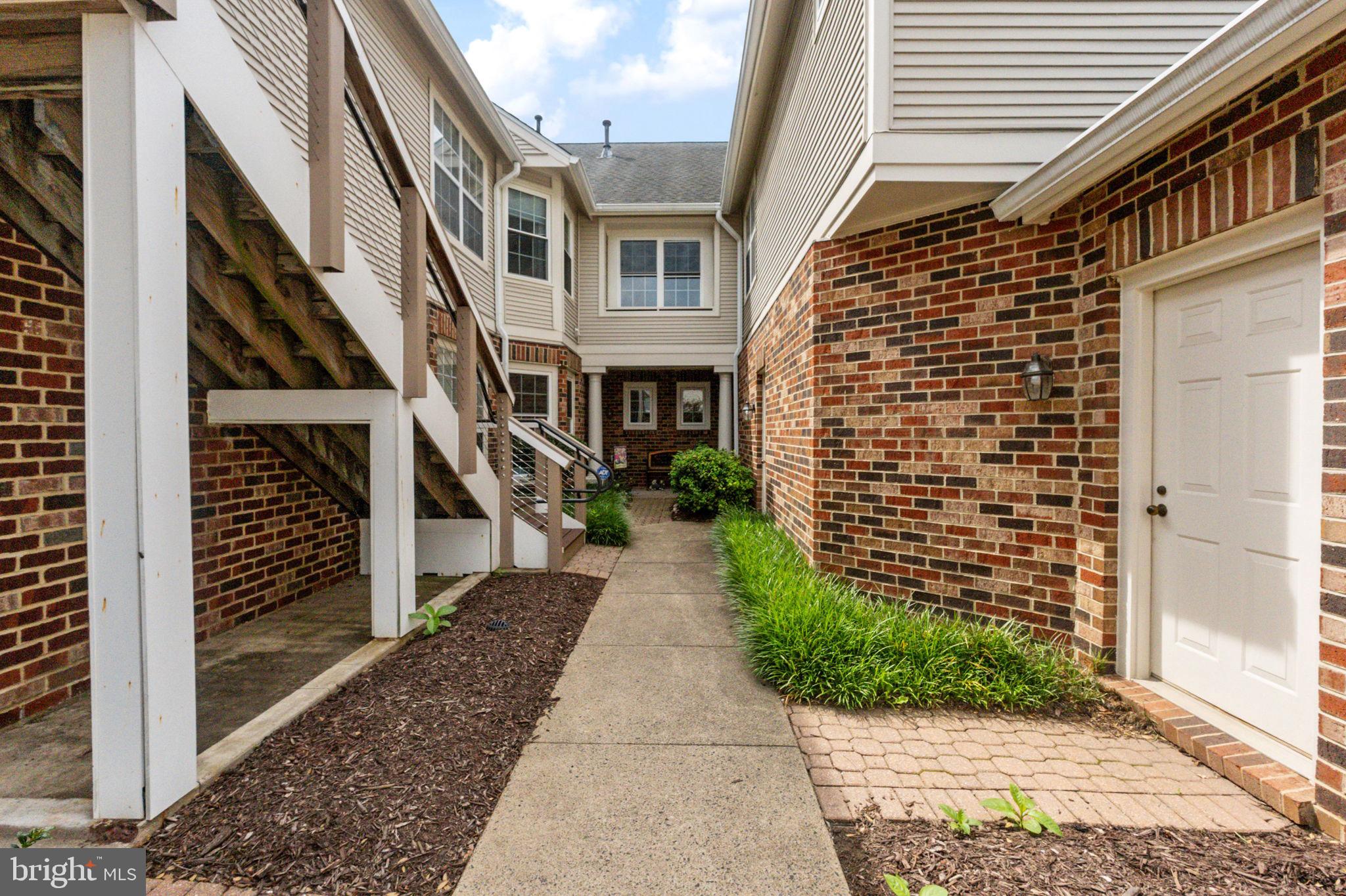 CHELSEA COURTS - Residential