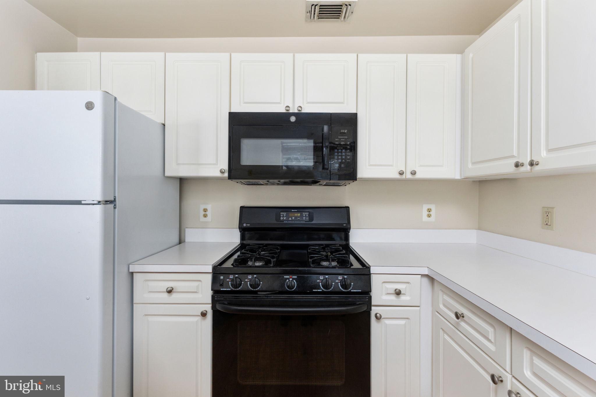 CHELSEA COURTS - Residential