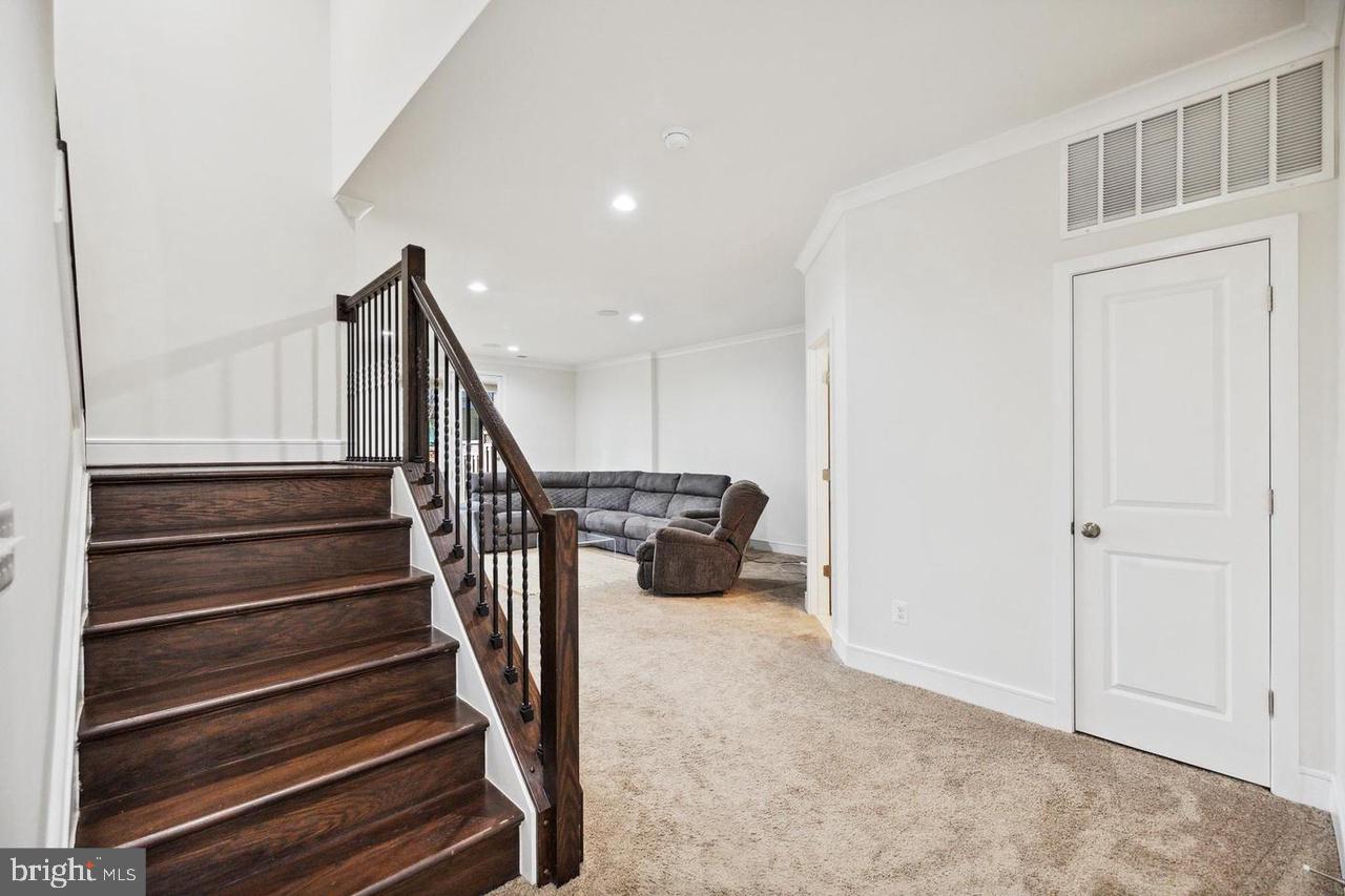 BRAMBLETON TOWN CENTER - Residential Lease