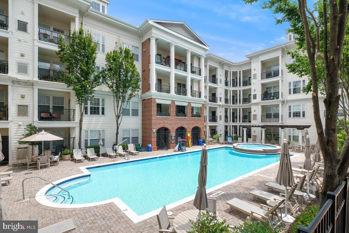 THE COLONNADE AT KENTLANDS - Residential