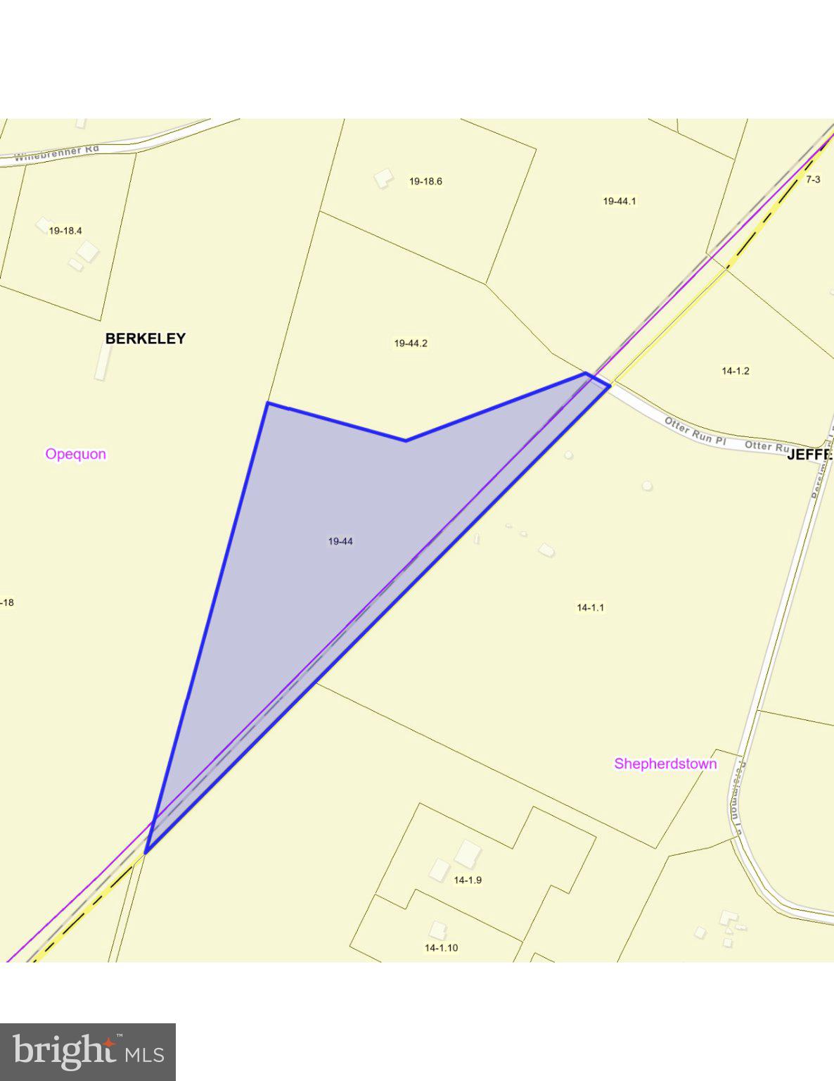 Discover a remarkable 17.2-acre lot, perfectly poised for investment or your dream retreat. This parcel offers a level terrain, ensuring ease of development while providing a serene escape from the hustle and bustle. Nestled on a no-thru street, it guarantees privacy and tranquility, making it an ideal canvas for your vision. Imagine waking up to breathtaking views of lush pastures and towering trees, creating a picturesque backdrop for your future home or investment property. The absence of nearby developments enhances the sense of seclusion, while still being conveniently accessible. This lot presents a unique opportunity for investors seeking to capitalize on the growing demand for spacious, nature-rich properties. With its expansive size and desirable features, the potential for appreciation is significant. Embrace the chance to create a legacy in this idyllic setting, where comfort meets opportunity. Don't miss out on this exceptional investment!