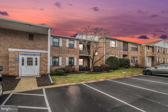 Welcome to 131 Riversedge Dr.! This 1 bed 1.5 bath condo is located in Westover Harbor in the Norristown Area School District.  After entering the home you are greeted by the large living room, which has an adjoining dining area and kitchen.  Across the living room, you have access to the balcony which can be used all year round. The utility/storage closet is also located in this area.  The spacious main bedroom has its own private bathroom and walk-in closet which is also home to the washer and dryer units for your convenience.  This condo is conveniently located near restaurants, stores, the Westover Golf Club, and is minutes away from major roadways.  Schedule your showing today!