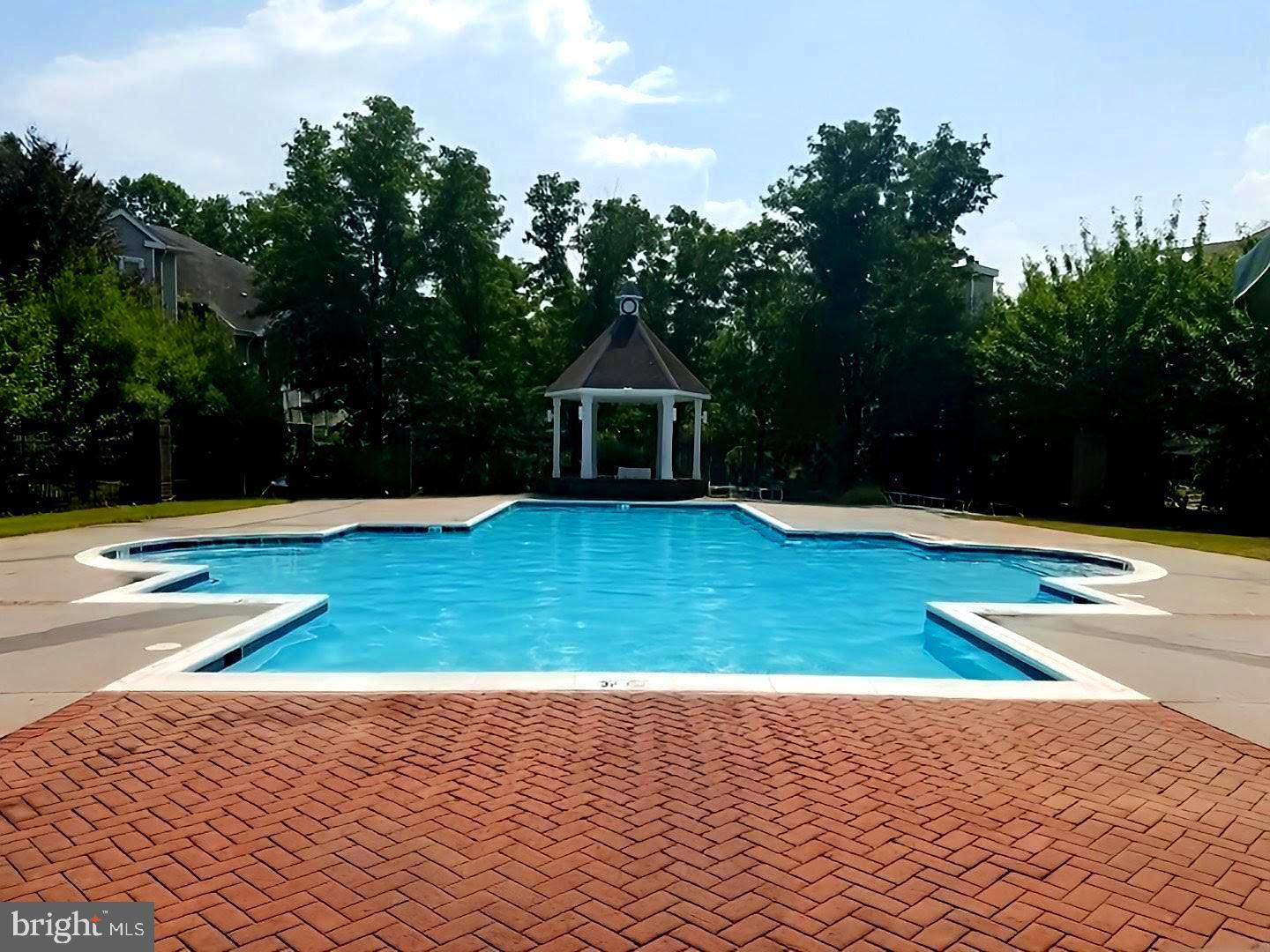 ENGLISH COUNTRY MANOR - Residential