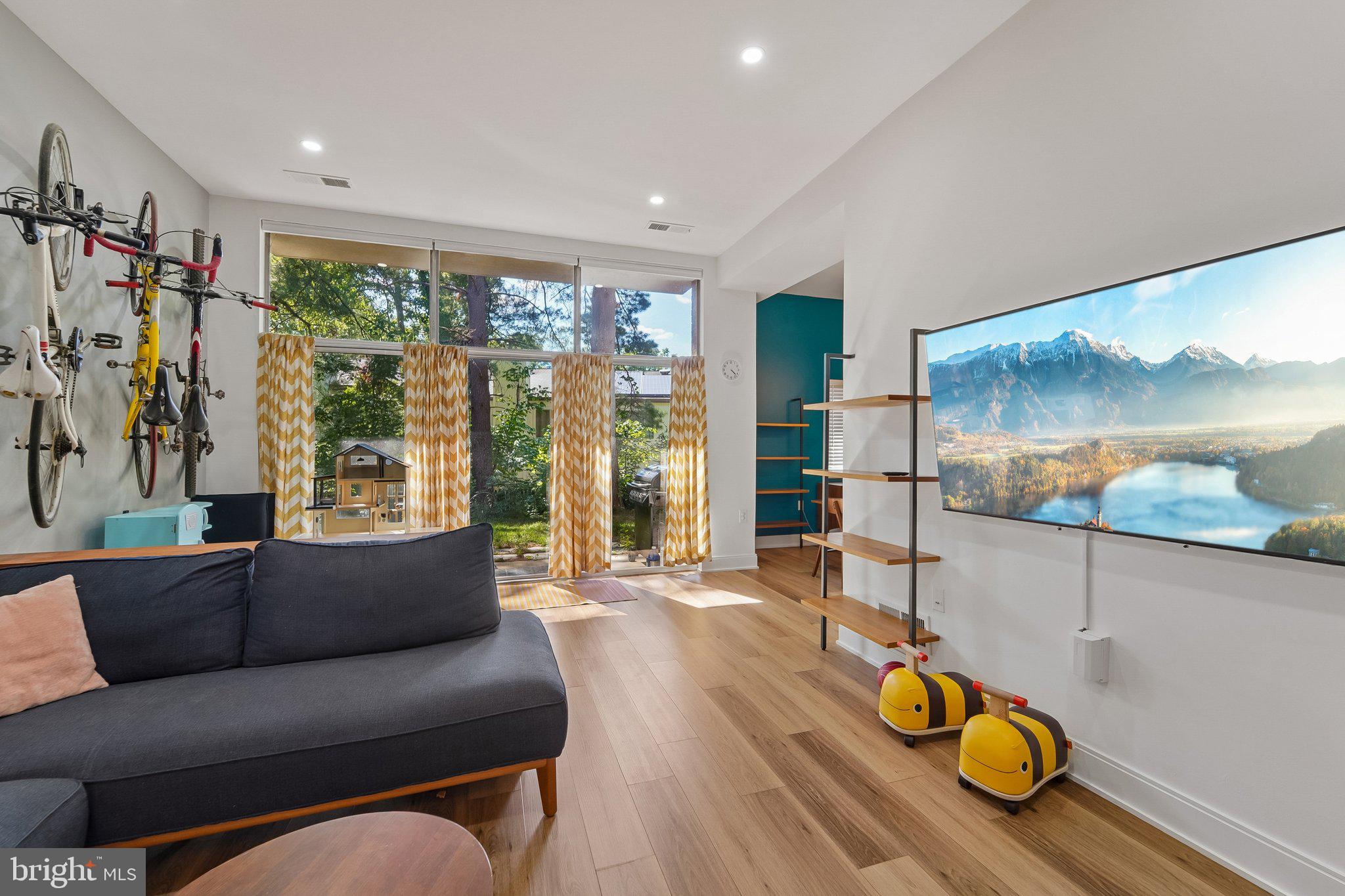 NORMANDIE ON THE LAKE II - Residential