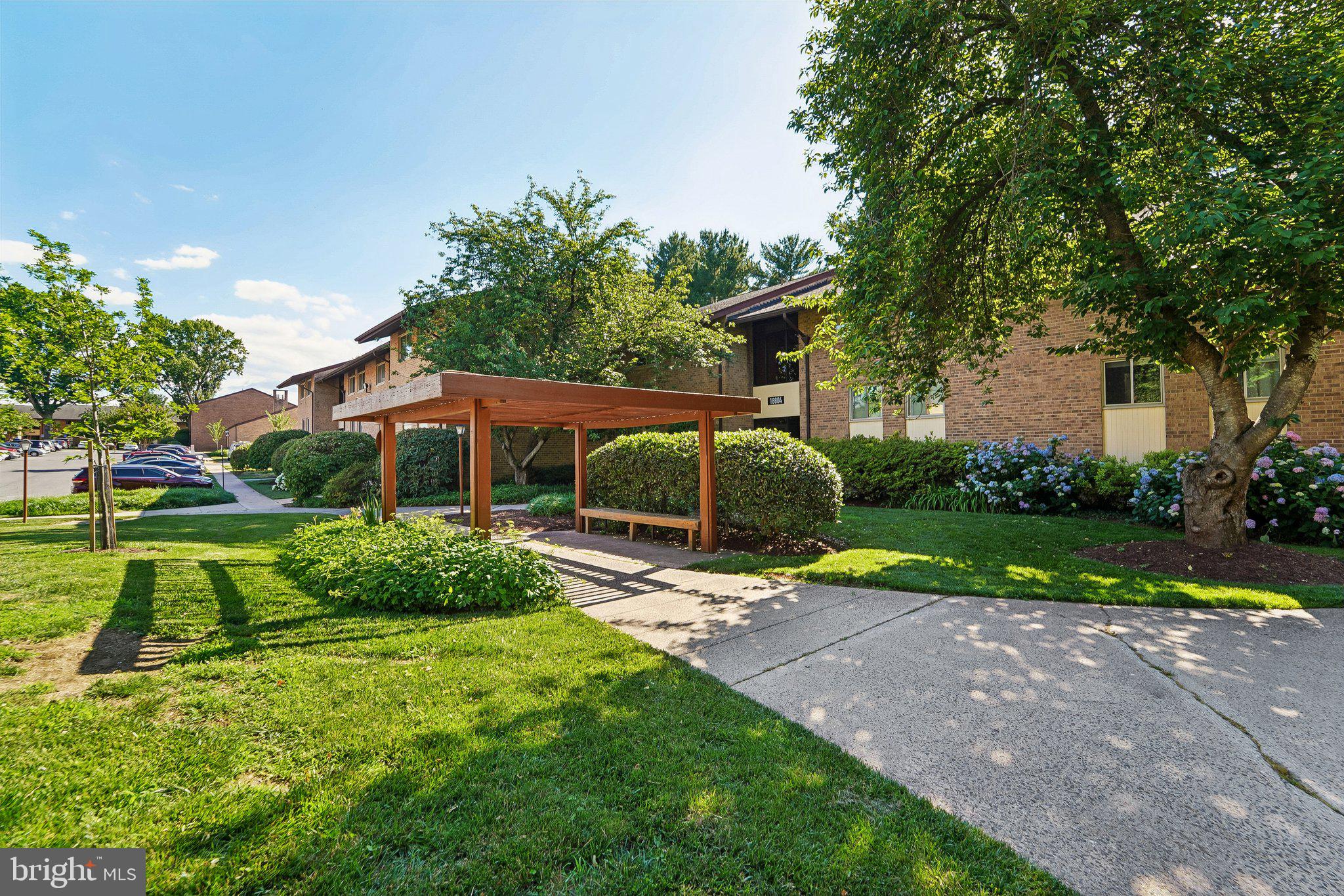 NORMANDIE ON THE LAKE II - Residential