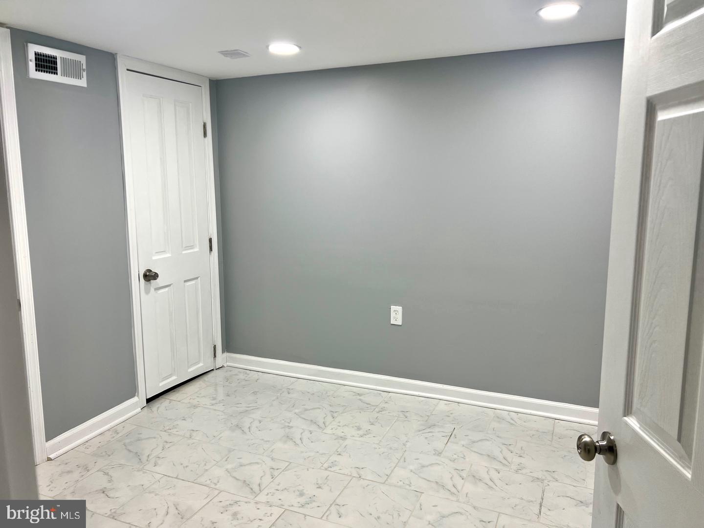 BROOKLYN - Residential