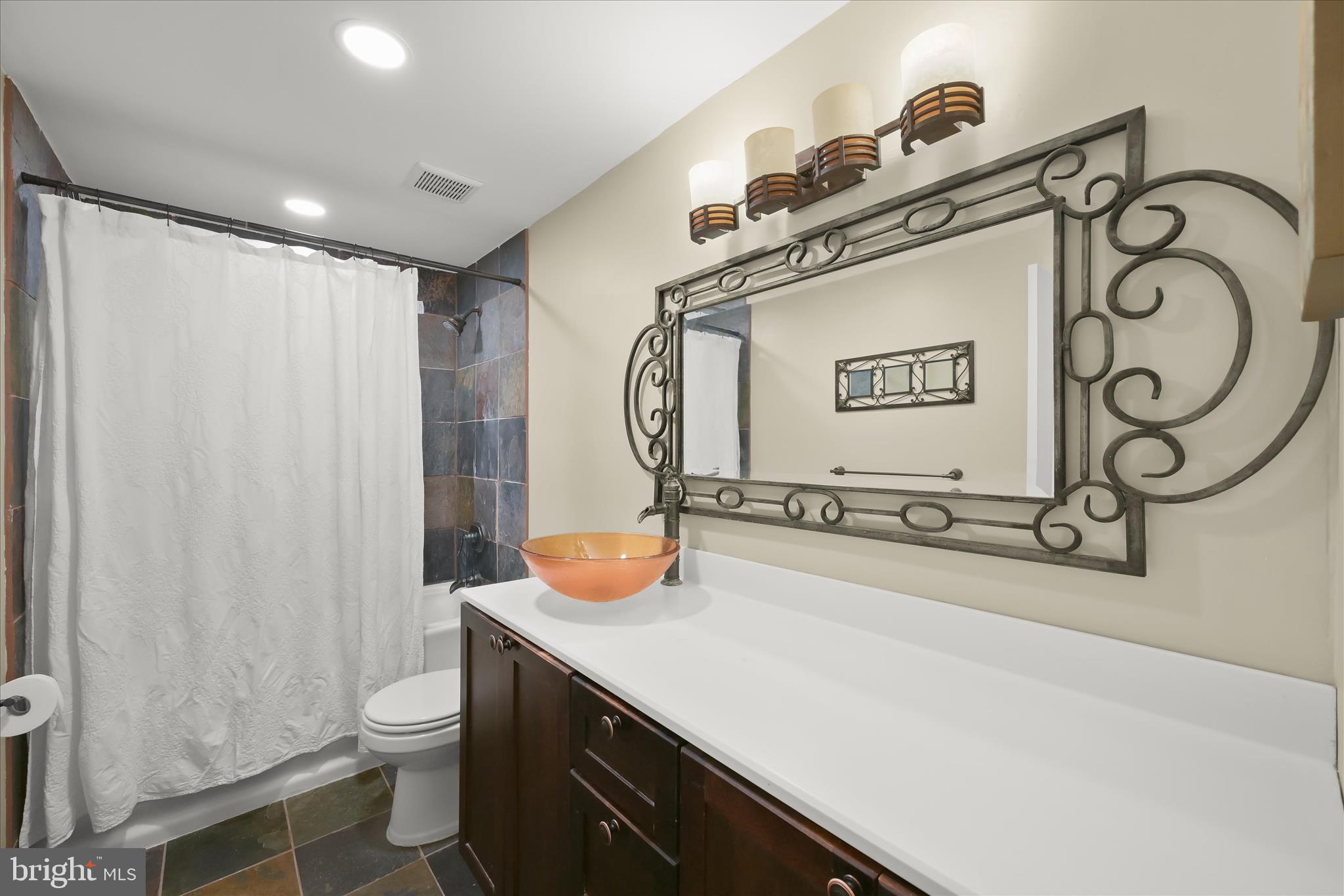 VILLAGE OF OWEN BROWN - Residential