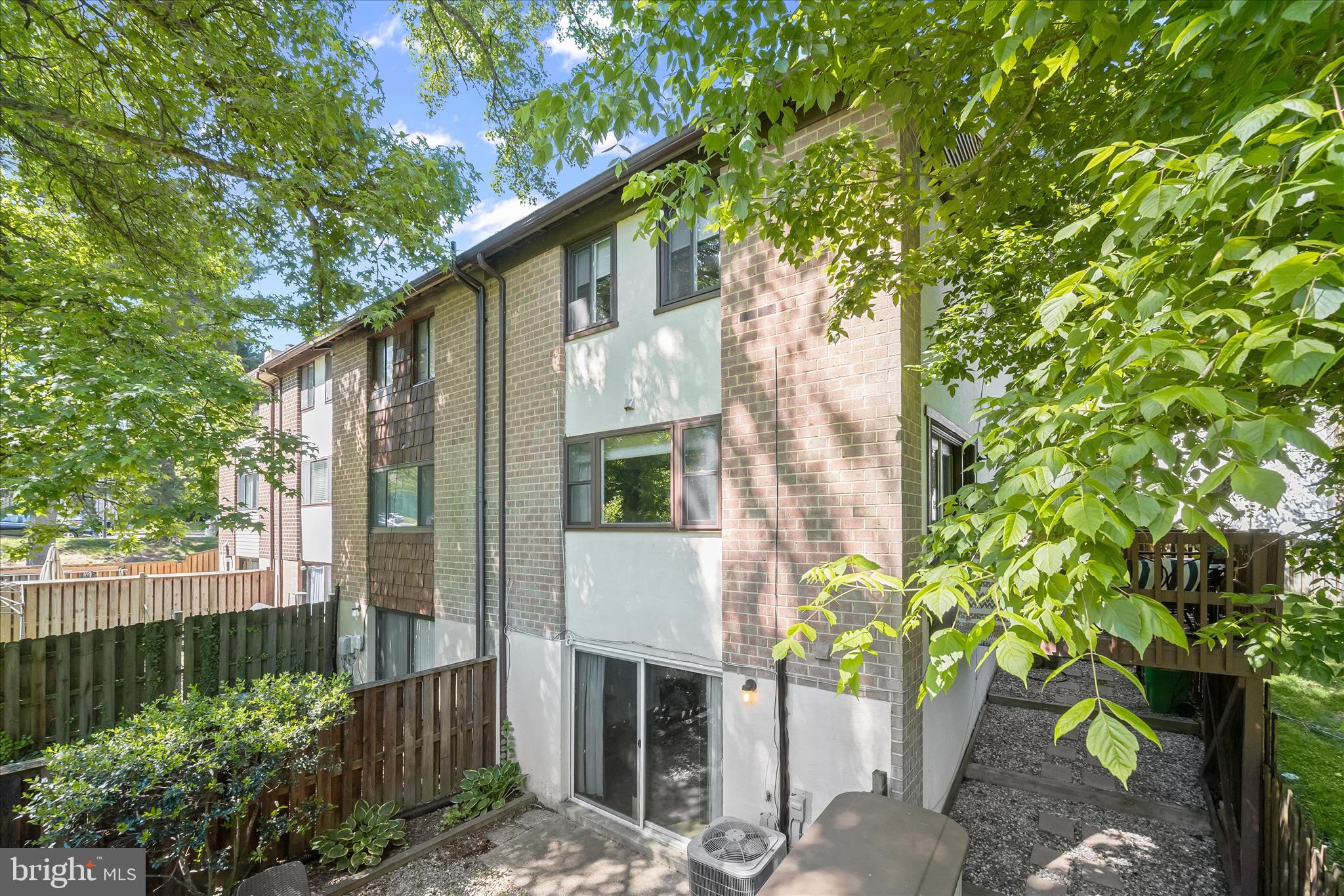 VILLAGE OF OWEN BROWN - Residential