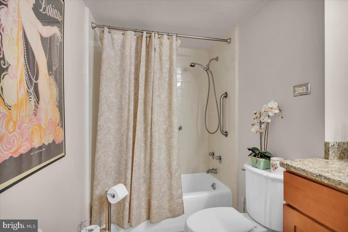 WASHINGTON SQ - Residential