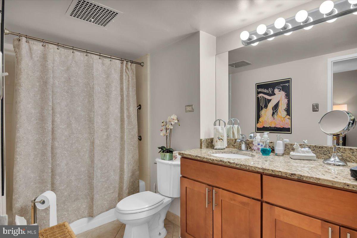 WASHINGTON SQ - Residential