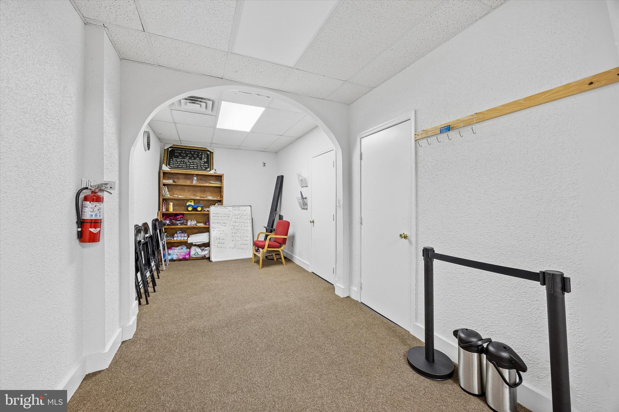 LAWNDALE - Commercial Sale