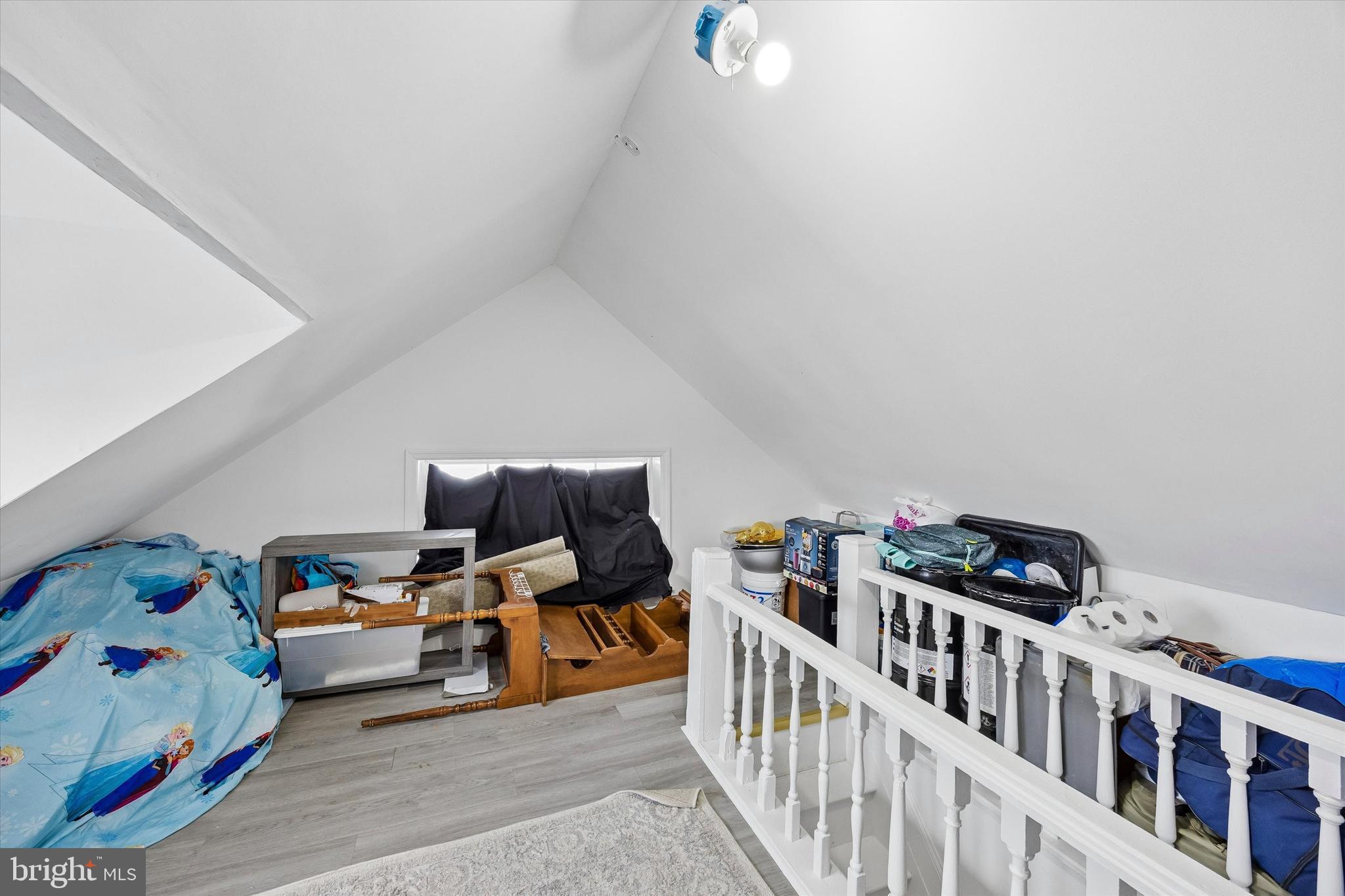 LAWNDALE - Commercial Sale