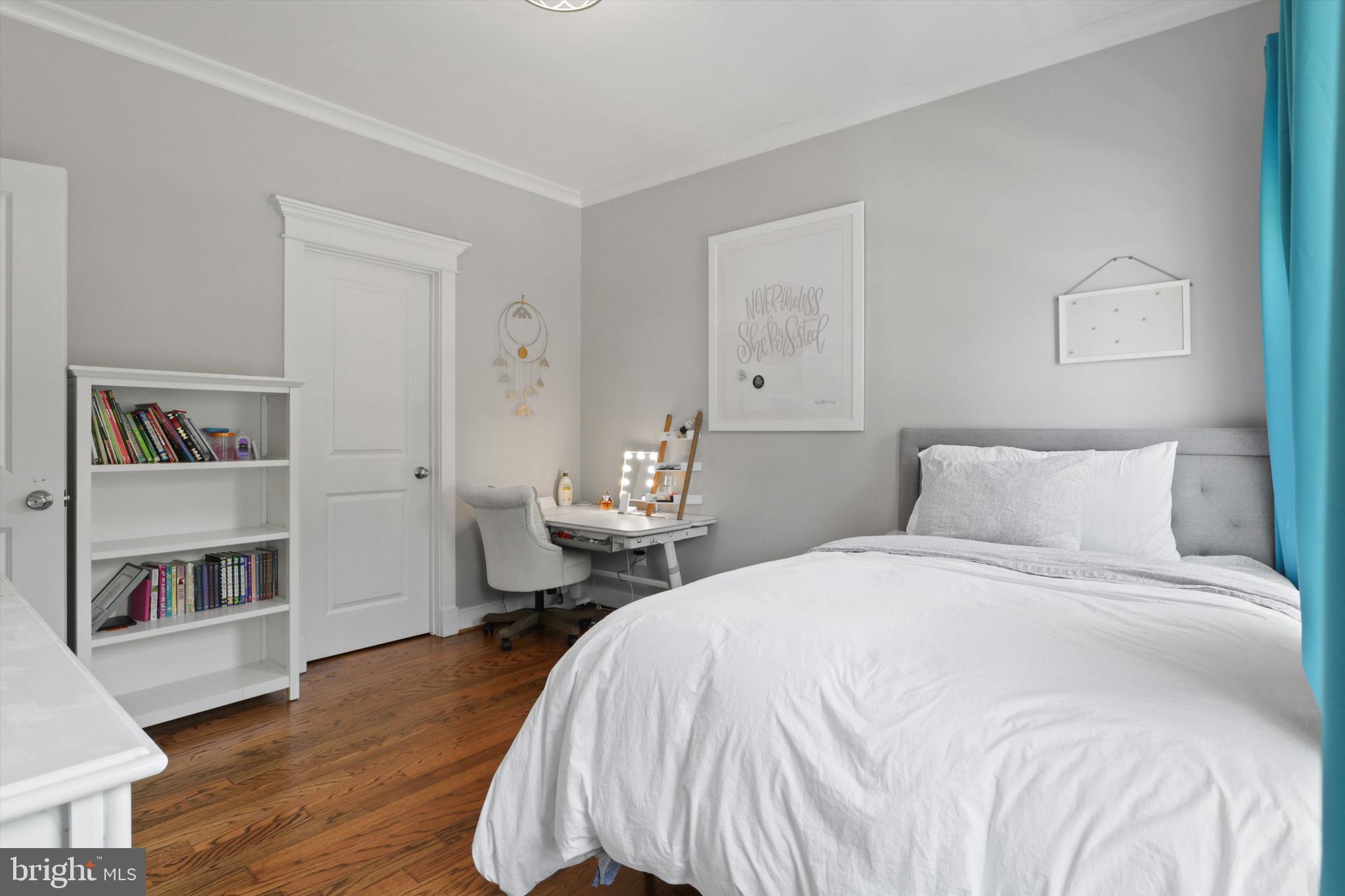 VIENNA WOODS - Residential