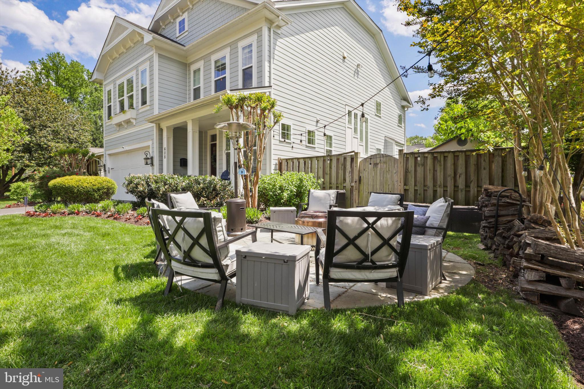 VIENNA WOODS - Residential