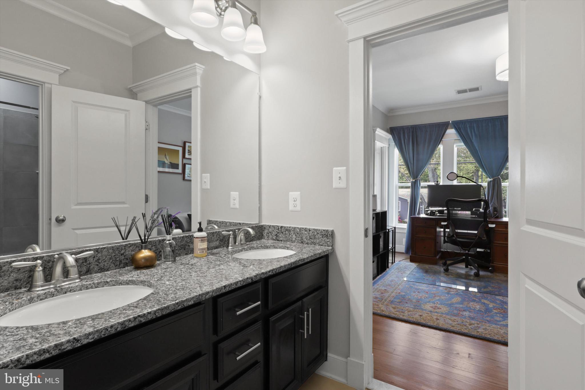 VIENNA WOODS - Residential