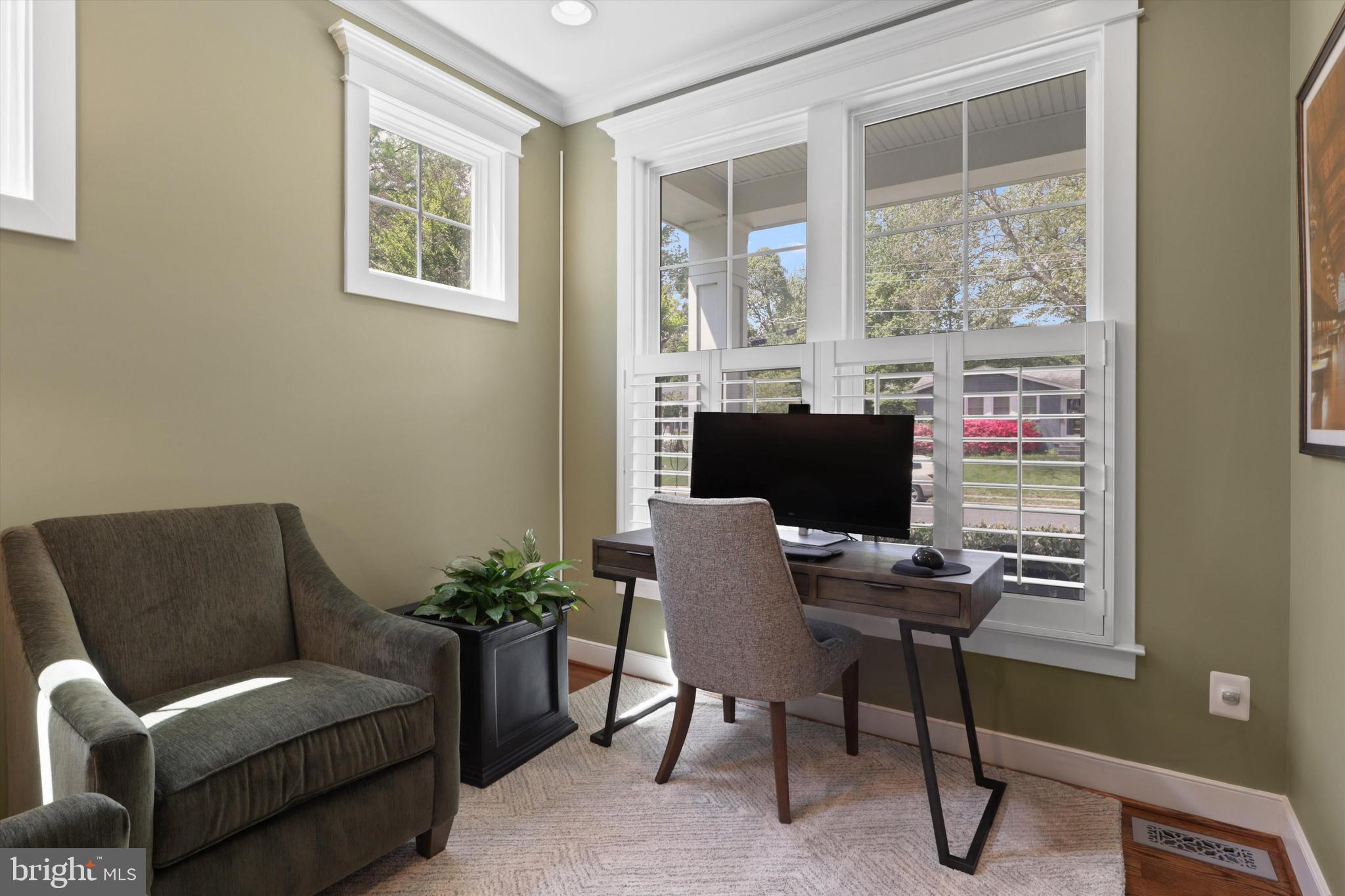 VIENNA WOODS - Residential
