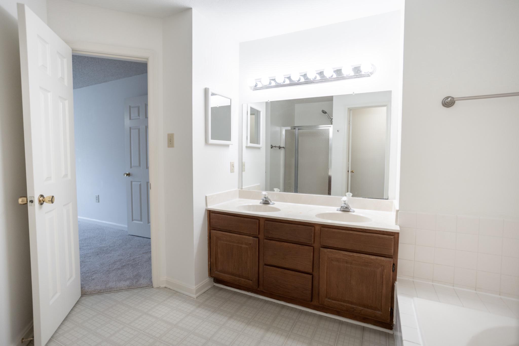 HILLWOOD - Residential