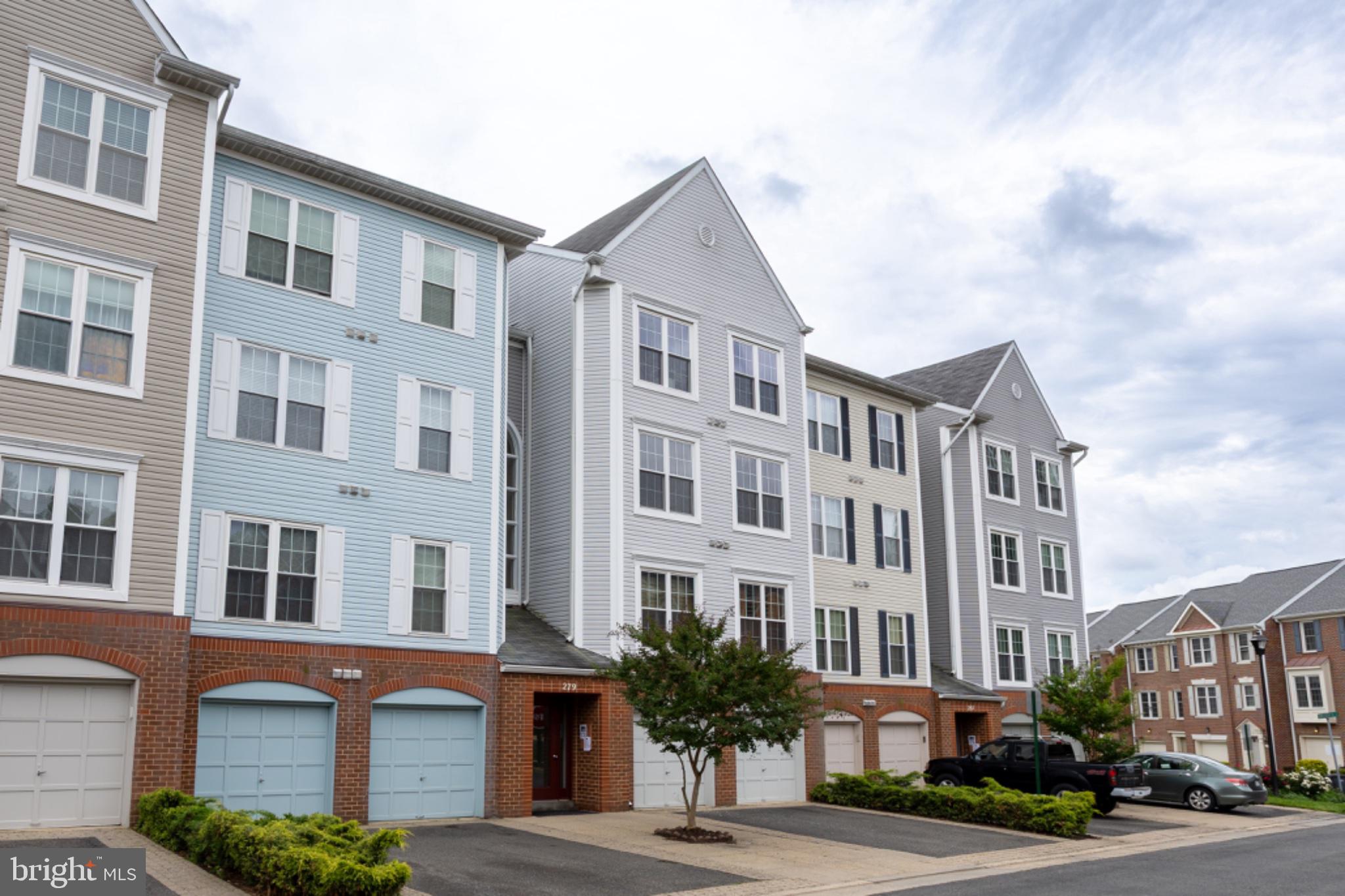 HILLWOOD - Residential
