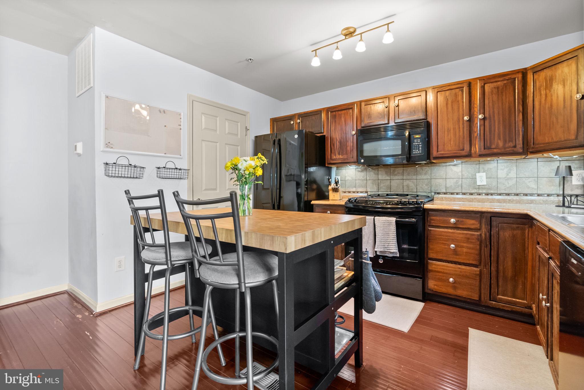 KIMBERTON GREENE - Residential